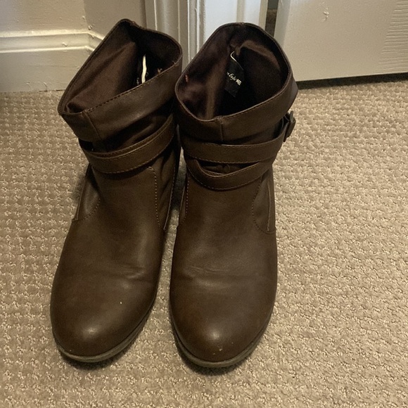 American eagle booties - Picture 2 of 3